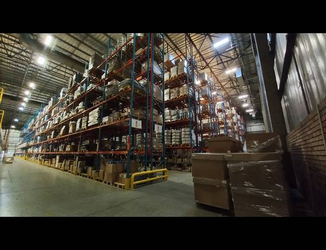 12,400M² WAREHOUSE TO LET IN JET PARK